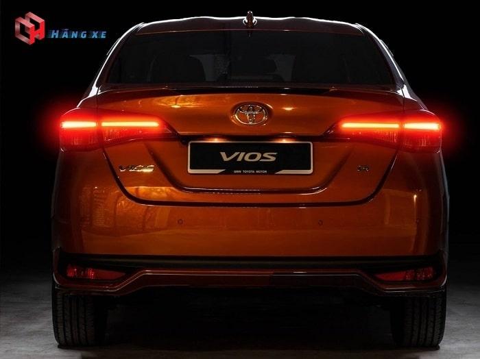 Đèn hậu và đuôi xe Toyota Vios 2021 mới