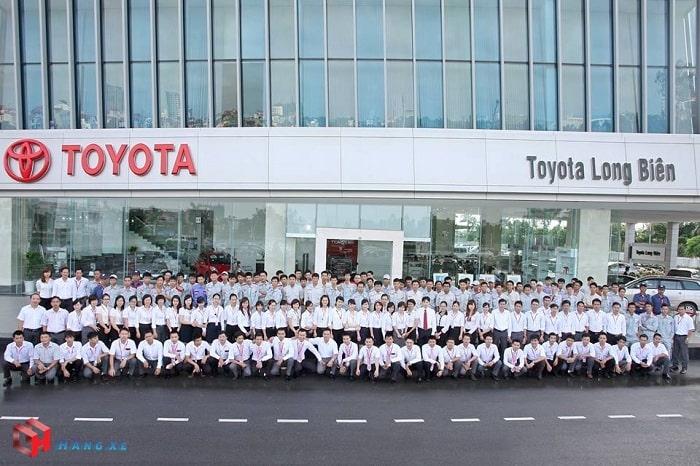 Đội ngũ nhân viên chuyên nghiệp của đại lý Toyota Long Biên