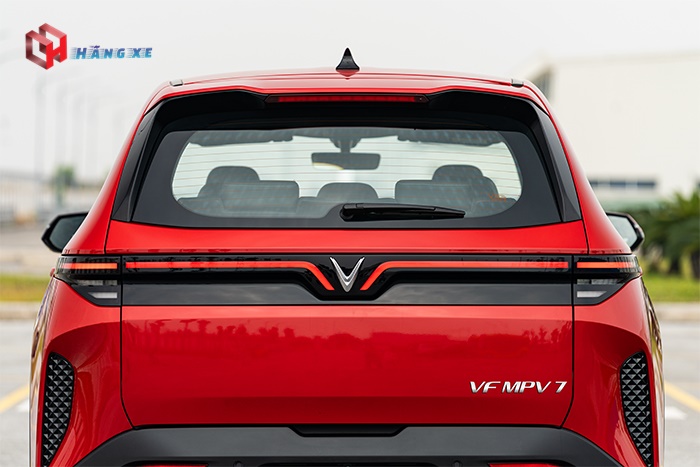 ngoai that duoi xe vinfast vf mpv 7 21